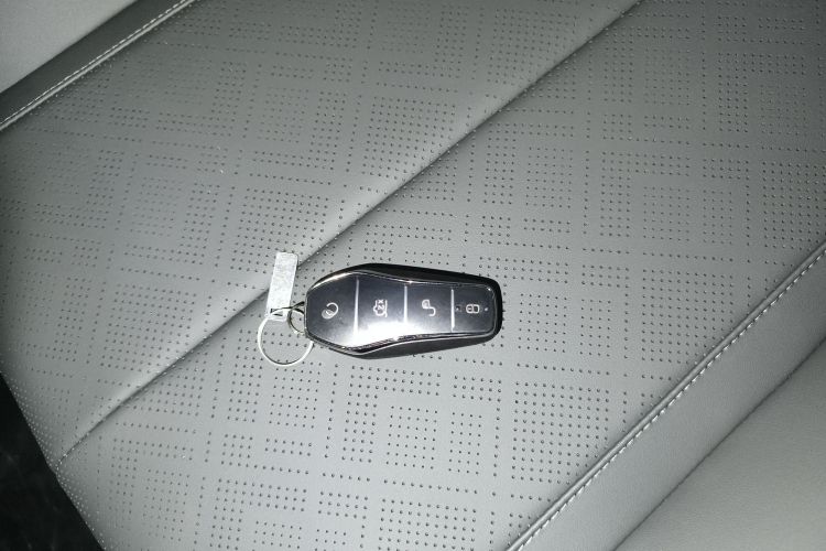 比亚迪 秦PLUS 2025款 DM-i 智驾版 55KM领先型中控内饰7001