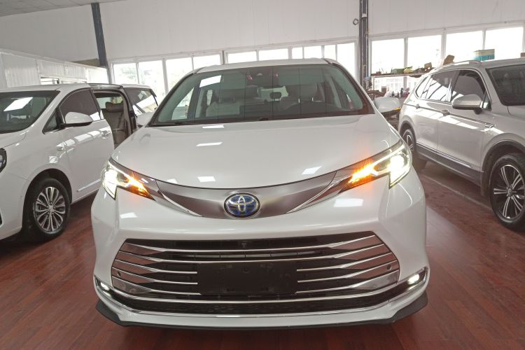 丰田 赛那SIENNA 2021款 2.5L混动 舒适版车身外观2