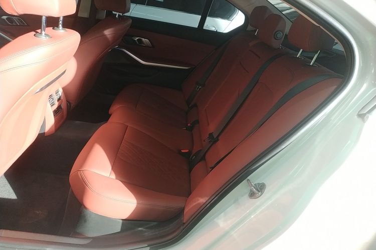 宝马3系 2023款 325Li M运动套装中控内饰7004