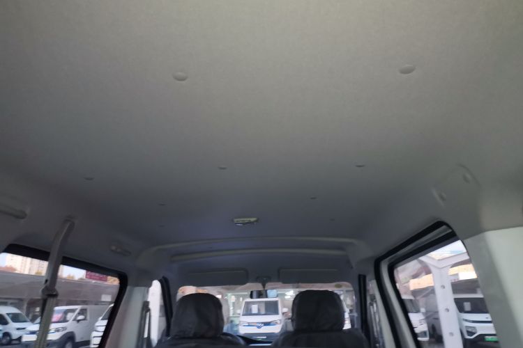 长安凯程 长安睿行EM80 2025款 客运版 舒适型 6座 300km 对开门中控内饰22