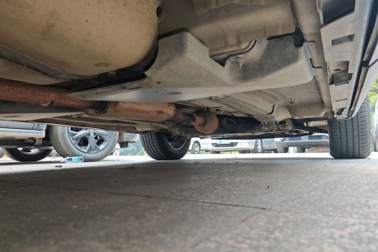 路虎 发现神行 2016款 2.0T SE局部细节9002