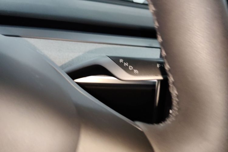 特斯拉 Model Y 2023款 后轮驱动版中控内饰18