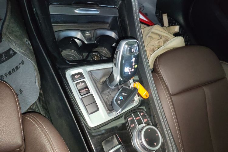 宝马1系 2021款 改款 120i M运动曜夜版局部细节18