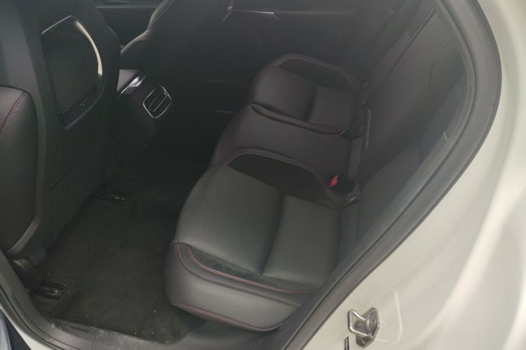 领克03 2020款 2.0TD 自动劲版中控内饰21