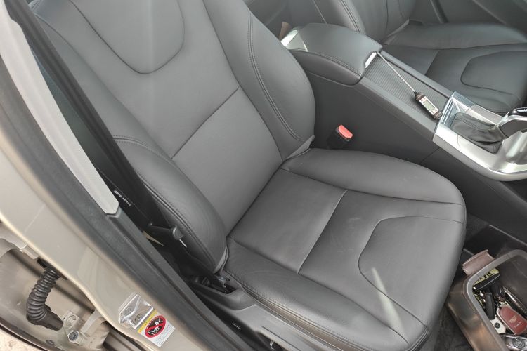 沃尔沃S60 2018款 S60L T3 智进版局部细节41