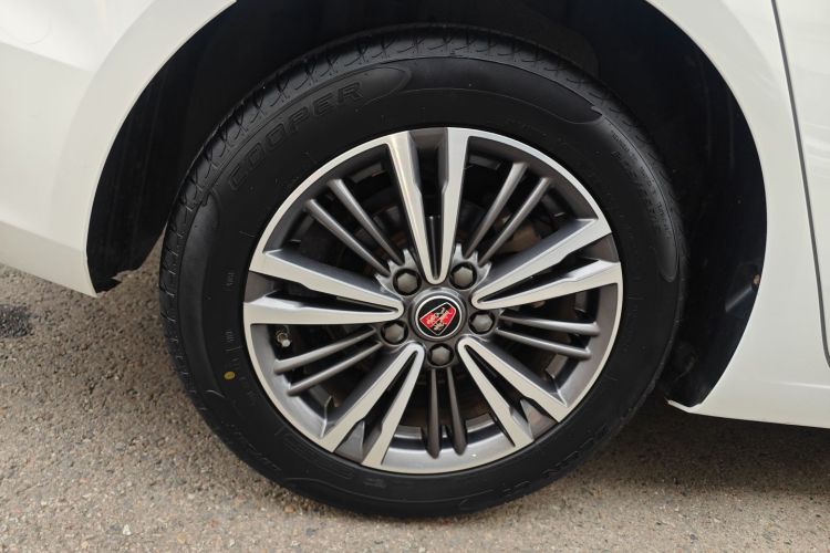 荣威i5 2019款 1.5L 手动4G互联朗豪版车身外观6008