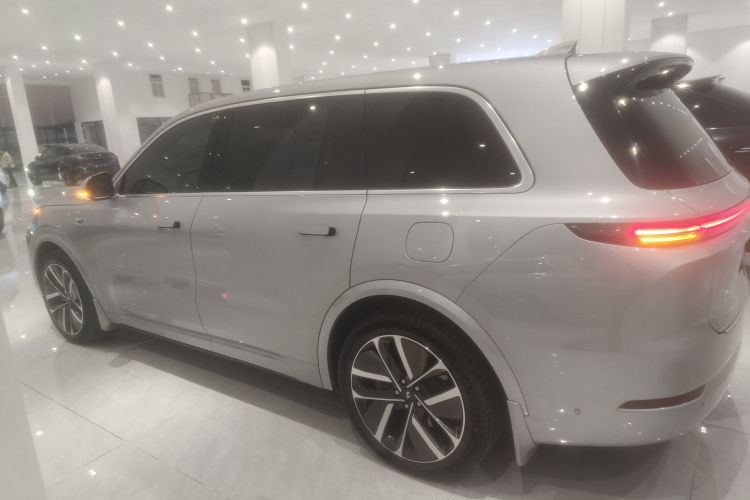 理想汽车 理想L9 2022款 Max车身外观4