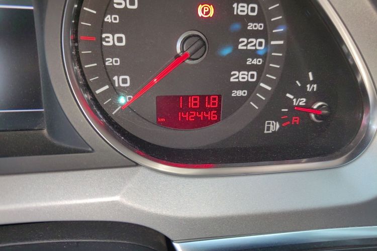 奥迪A6L 2011款 2.0 TFSI 自动舒适型中控内饰15