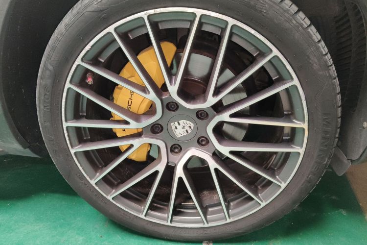 保时捷 2019款 Cayenne 3.0T车身外观10