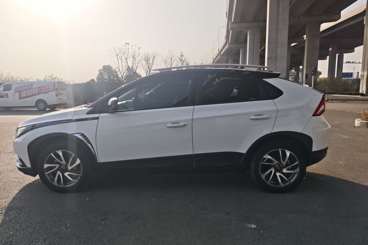 纳智捷 U5 SUV 2017款 1.6L CVT爵士版车身外观4