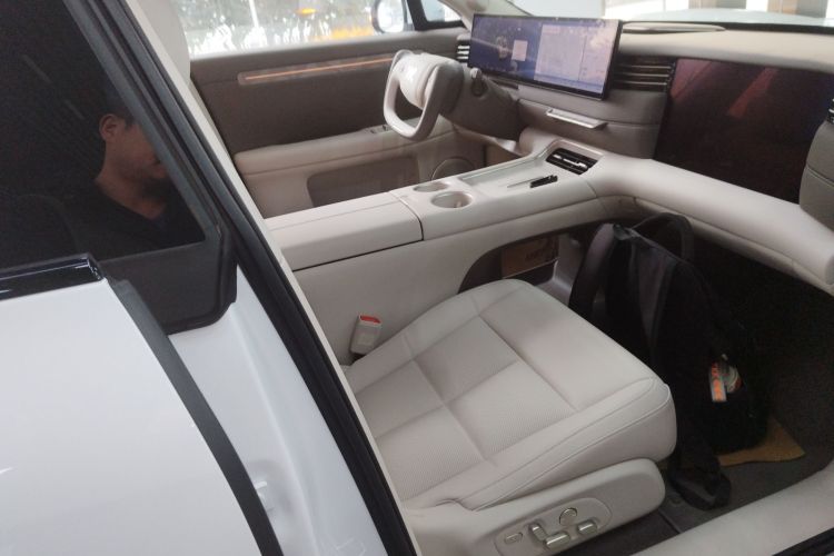 智己汽车 智己LS6 2026款 增程 52 Max局部细节41