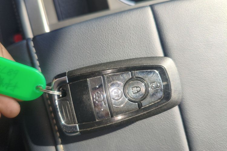 林肯 航海家 2023款 2.0T 四驱尊睿版中控内饰11