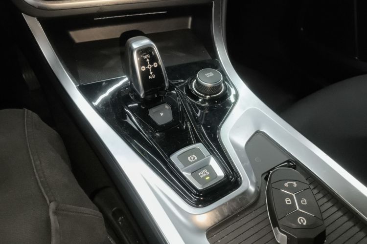 领克01 EM-P 2019款 1.5T PHEV Pro中控内饰18