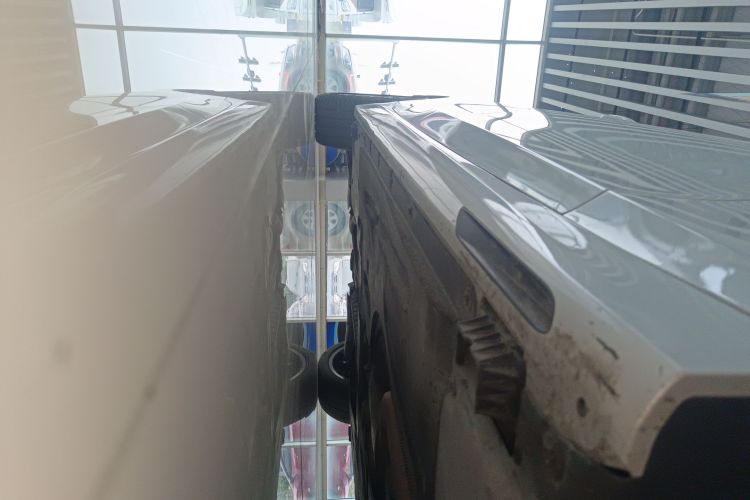 宝马3系 2022款 325Li M运动曜夜套装局部细节9001