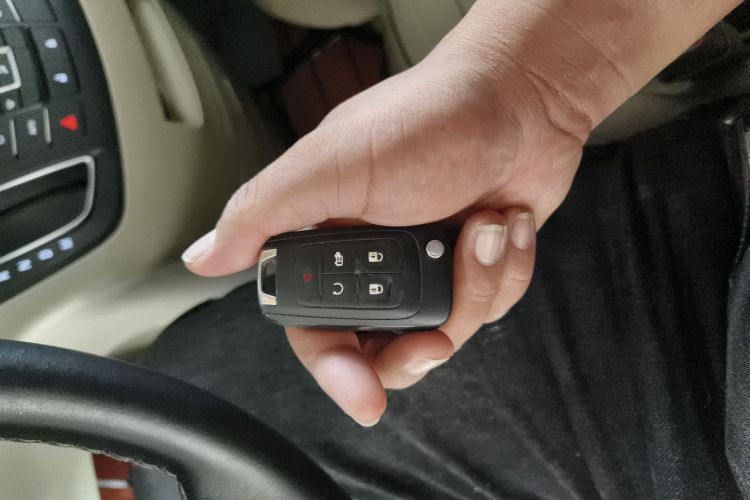 别克GL8 2018款 28T 豪华型 国VI中控内饰11