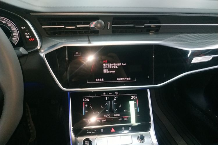 奥迪A6L 2025款 改款 45 TFSI 臻选动感型中控内饰16