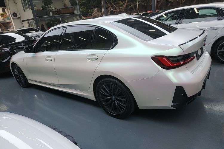 宝马3系 2023款 325Li M运动曜夜套装车身外观4