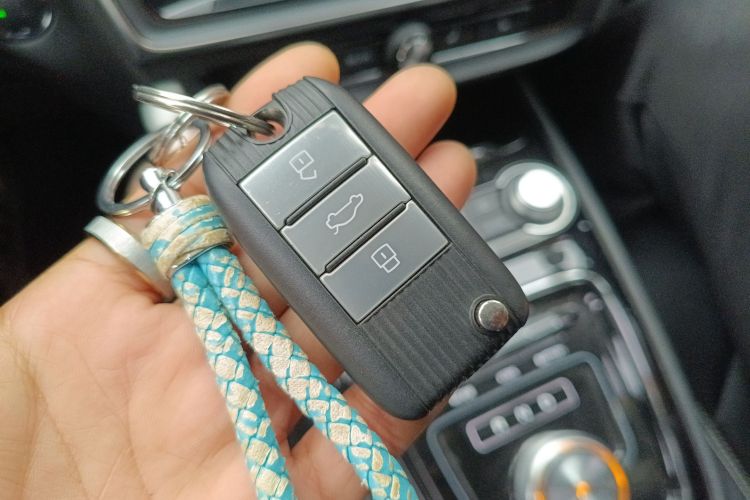 荣威Ei5 2018款 互联网旗舰版中控内饰7001