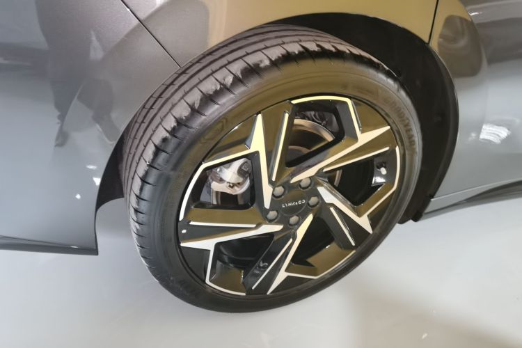 领克07 2024款 EM-P 126长续航 Halo车身外观6008