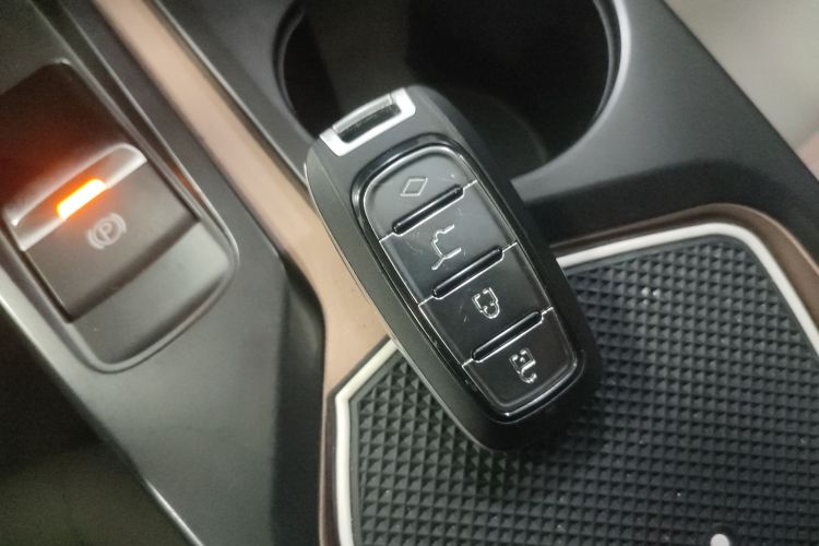 思皓 2022款 花仙子款 向日葵中控内饰11