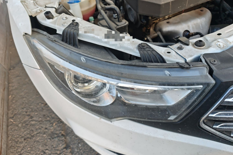 奔腾B30 2016款 1.6L 自动尊享型车身外观8