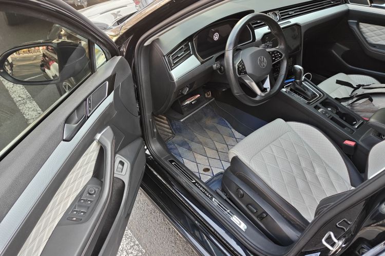 大众 迈腾 2023款 200万辆纪念版 330TSI DSG豪华型中控内饰20