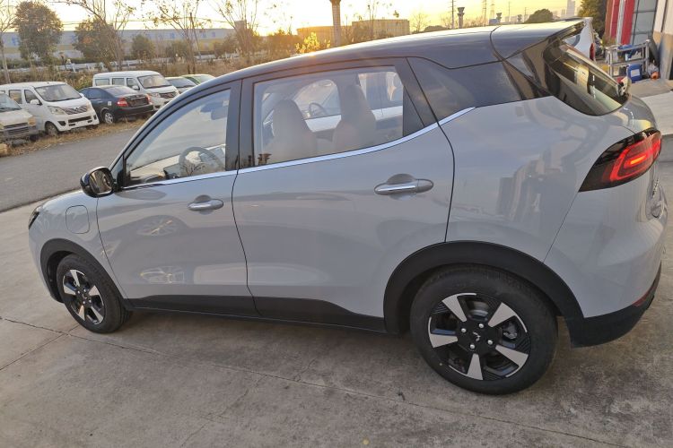 五菱汽车 五菱缤果PLUS 2024款 330km 五座版车身外观6003