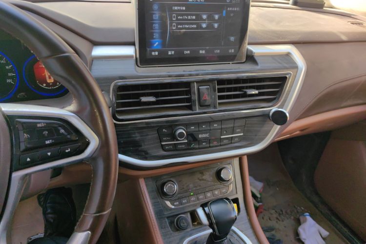 北汽幻速S7 2018款 1.5T 自动尊享型中控内饰16