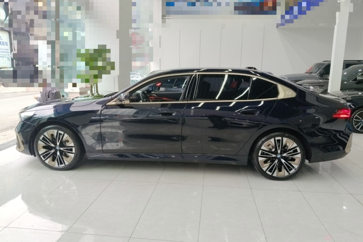 宝马5系 2024款 530Li 尊享型 豪华套装车身外观6003