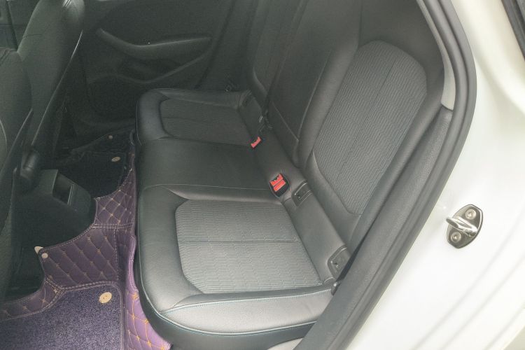 奥迪A3 2018款 30周年年型 Limousine 35 TFSI 时尚型中控内饰21