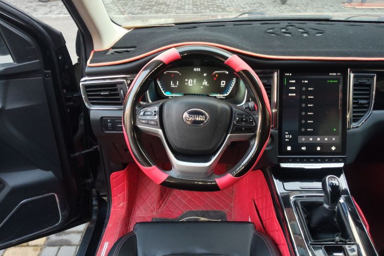 SWM斯威汽车 SWM斯威G05 2019款 2.0L 手动豪华型中控内饰13