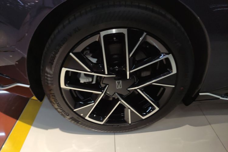 阿维塔06 2025款 Ultra纯电版车身外观6008