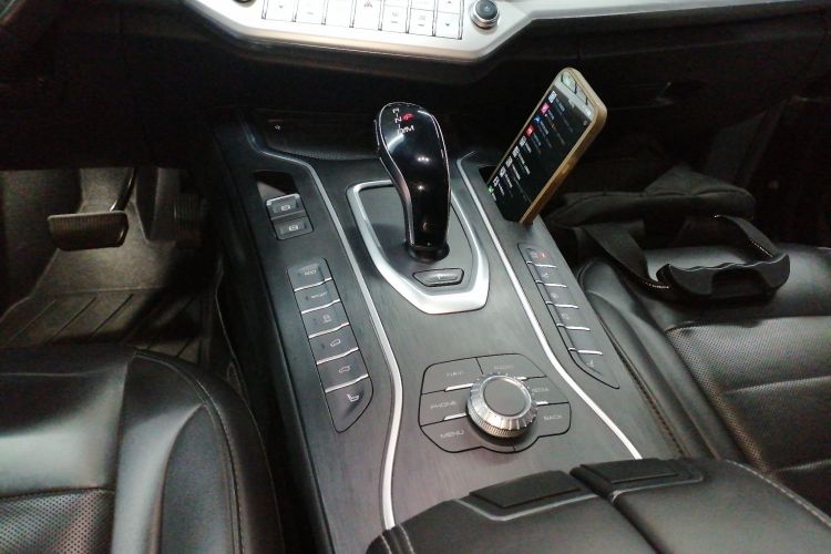 魏牌 VV7 2020款 2.0T 旗舰型局部细节18