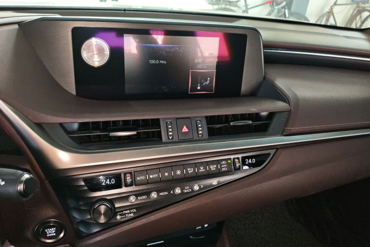 雷克萨斯ES 2020款 200 卓越版局部细节16