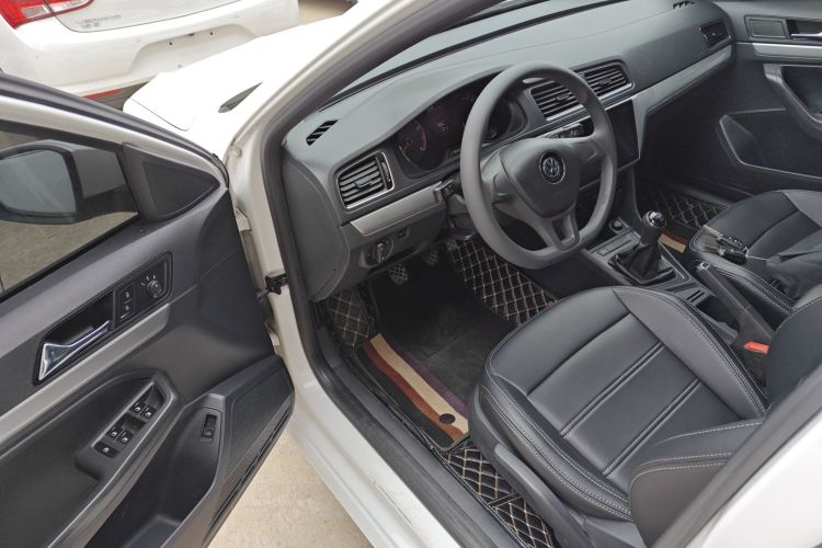 大众 朗逸 2015款 1.6L 手动风尚版中控内饰20