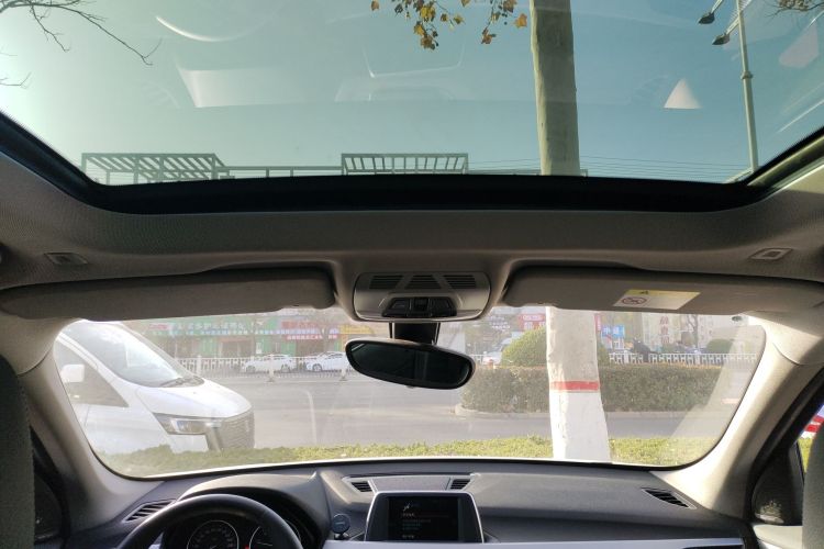 宝马X1 2018款 sDrive20Li 领先型中控内饰22