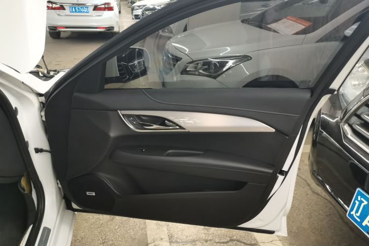 凯迪拉克ATS-L 2016款 28T 时尚型中控内饰42