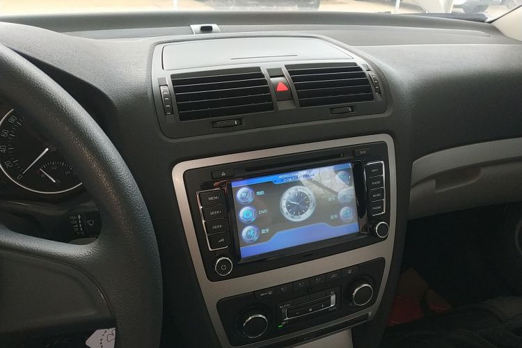 斯柯达 明锐 2014款 1.4TSI DSG逸俊版中控内饰16