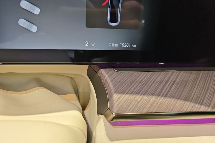 腾势Z9 2024款 1100km 四驱Ultra版中控内饰14