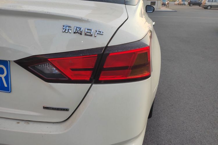 日产 天籁 2019款 2.0T XL 智领版车身外观9