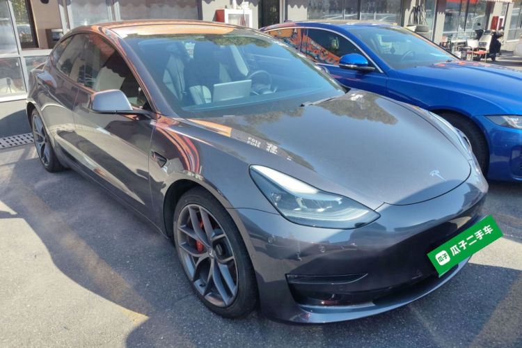 特斯拉 Model 3 2021款 Performance高性能全轮驱动版车身外观3