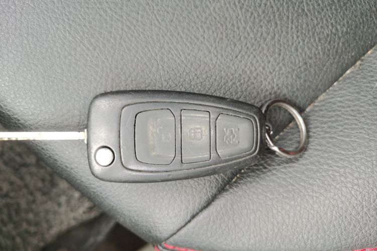 福特 福克斯 2017款 三厢 1.6L 手动舒适型智行版中控内饰7001