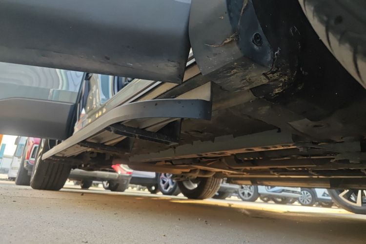 丰田 卡罗拉锐放 2022款 2.0L 旗舰版局部细节9001