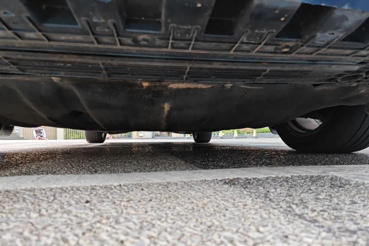 福特 福克斯 2020款 三厢 EcoBoost 180 自动锋耀型局部细节9005