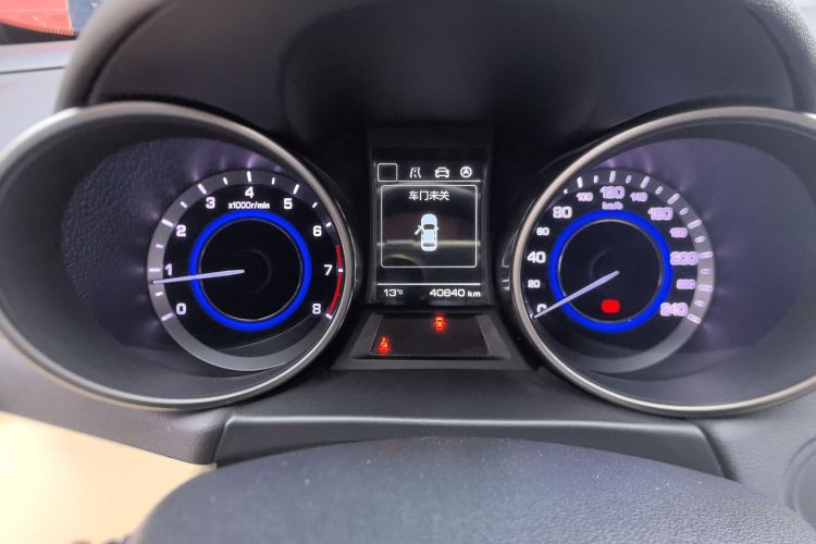 长安 逸动 2016款 1.6L 手动风尚型中控内饰14