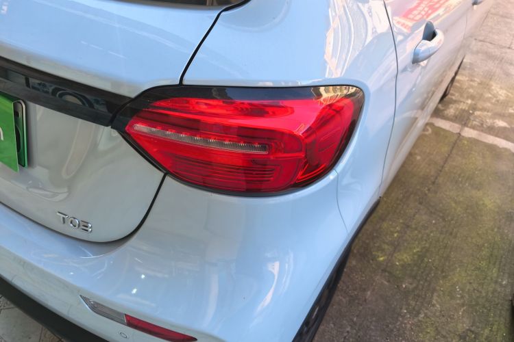 零跑汽车 零跑T03 2024款 310舒享版车身外观9