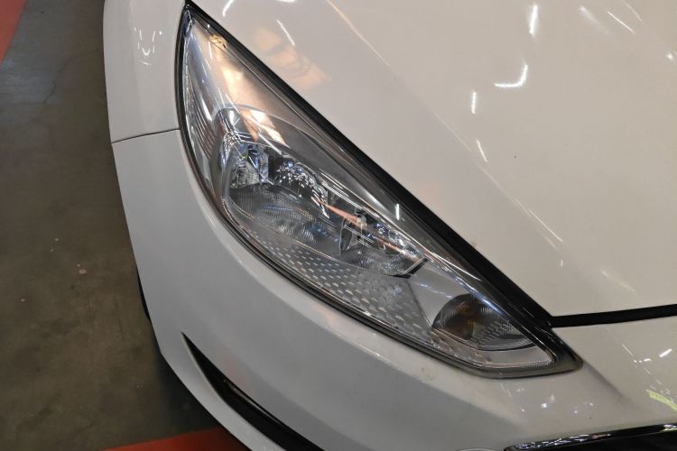 福特 福克斯 2015款 两厢 1.6L 自动舒适型车身外观8