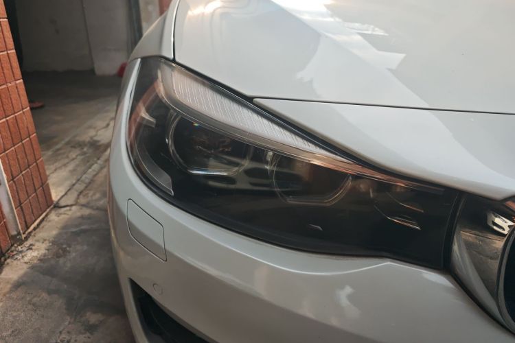 宝马3系GT 2017款 320i 时尚型车身外观8