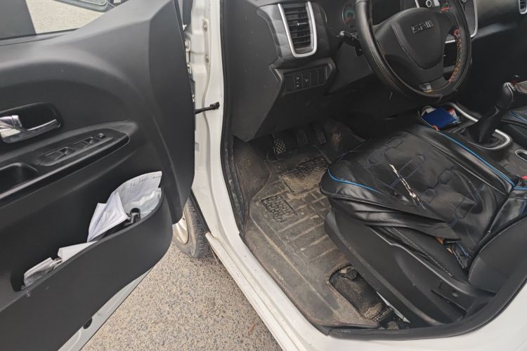 金杯 金海狮M经典 2023款 1.5L 工程狮客车 5/6/7座中控内饰20