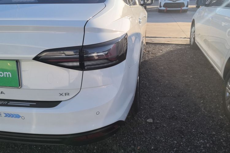 大众 朗逸 2023款 新锐 1.5L 自动出众新逸版车身外观9